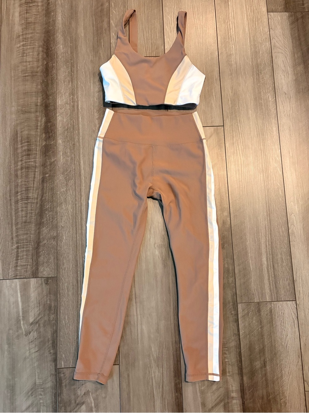 Women’s Brown Colorblock Sports Bra and Legging Set - Picture 2 of 3